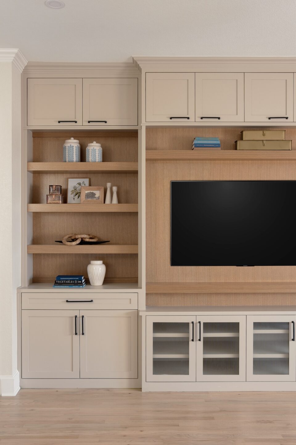 Family Room Built In Bookshelves Entertainment Console