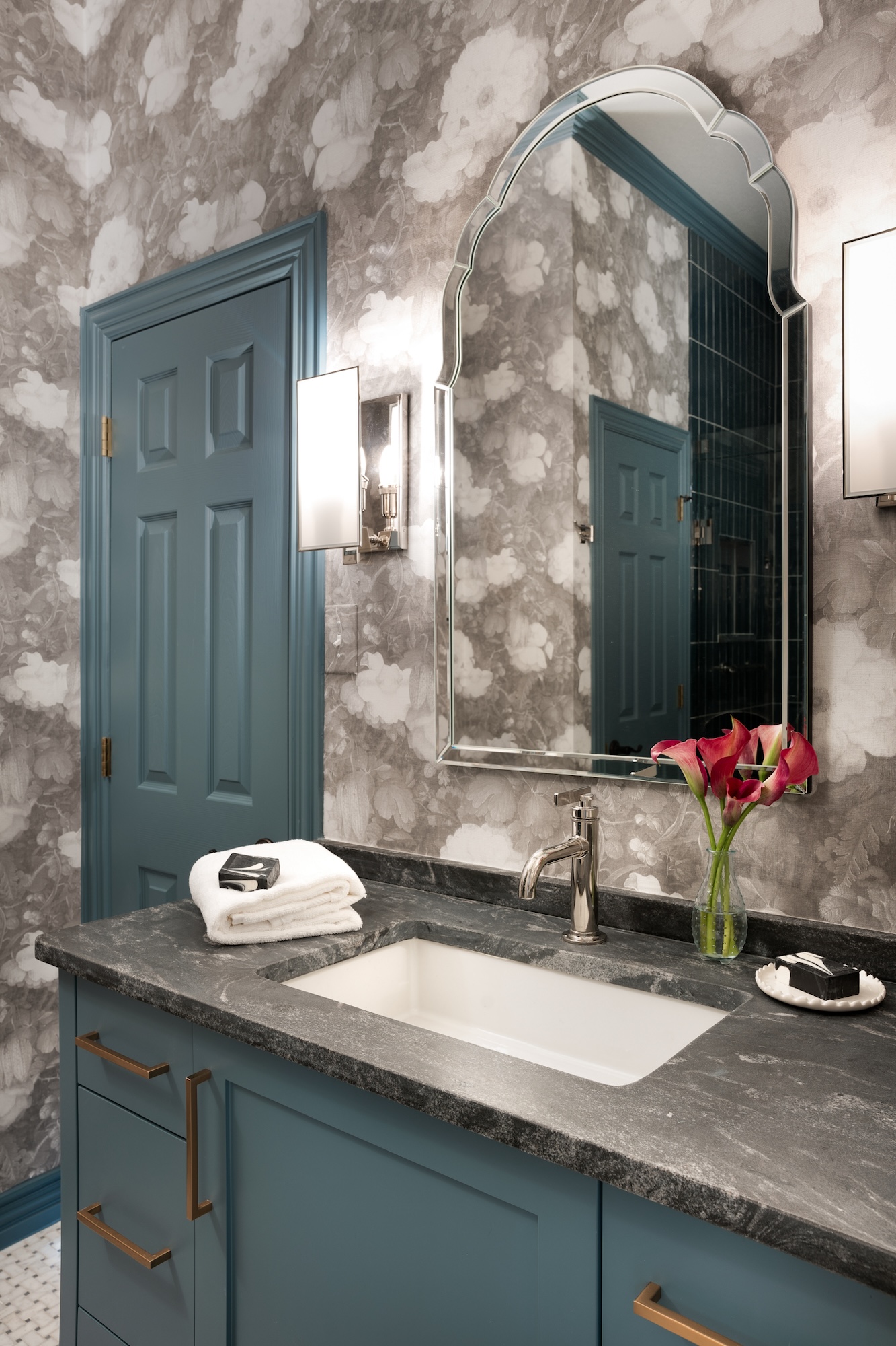 Guest Bathroom Design Gray Wallpaper