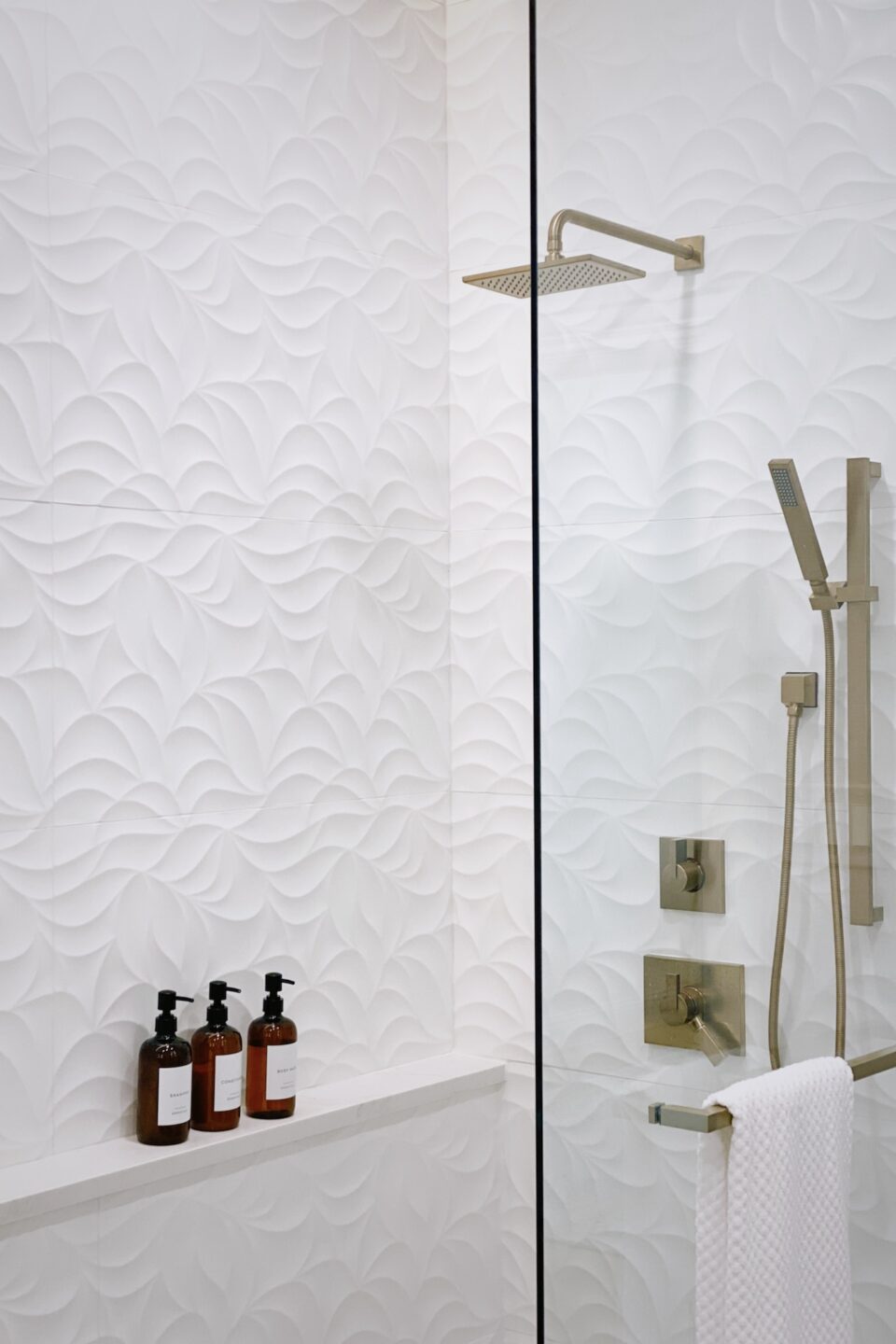 Ledge In Shower For Bottles